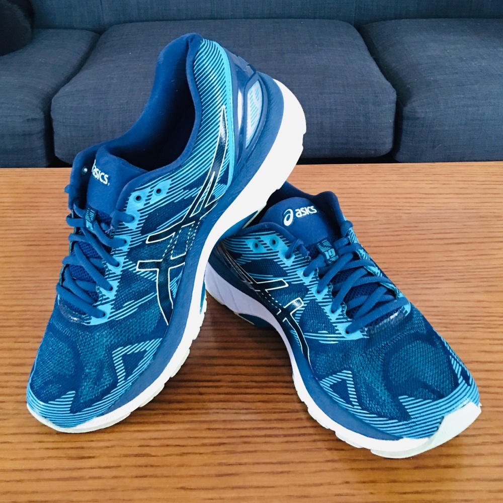 Gel Nimbus 19 Women’s Size 10 Color: Insignia Blue/Glacier Sea/Crystal Blue
